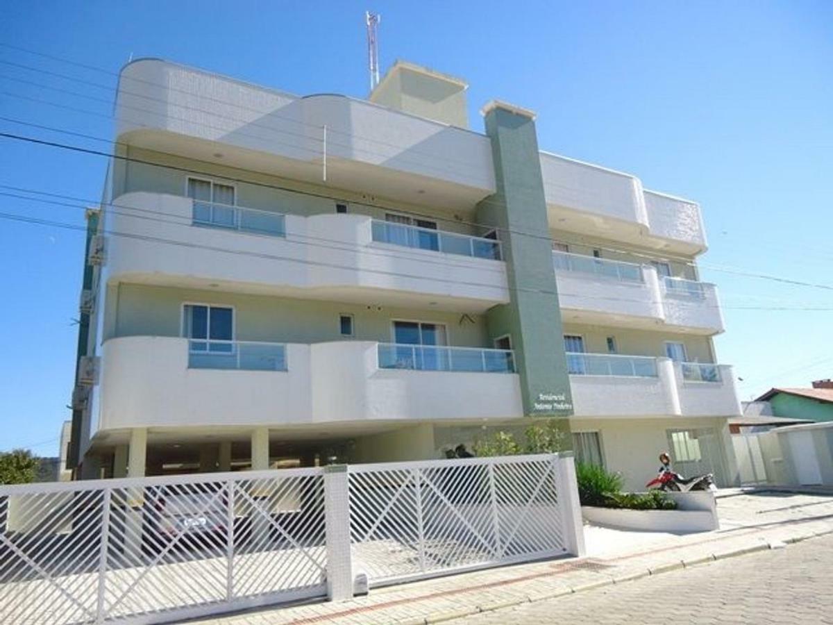 Res. Antonio Pinheiro. Apartamento Com 2 Dormitorios. Bombinhas Bagian luar foto