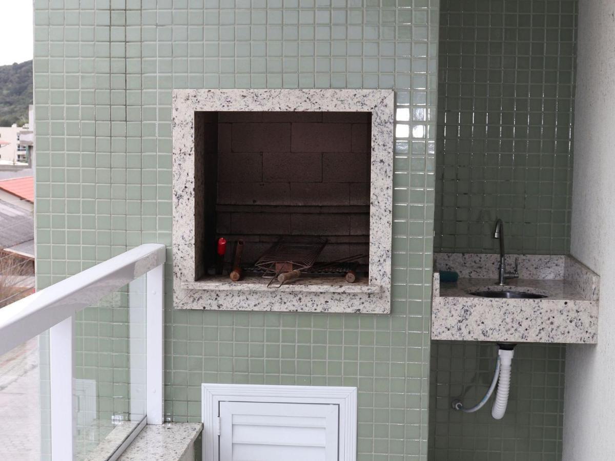 Res. Antonio Pinheiro. Apartamento Com 2 Dormitorios. Bombinhas Bagian luar foto